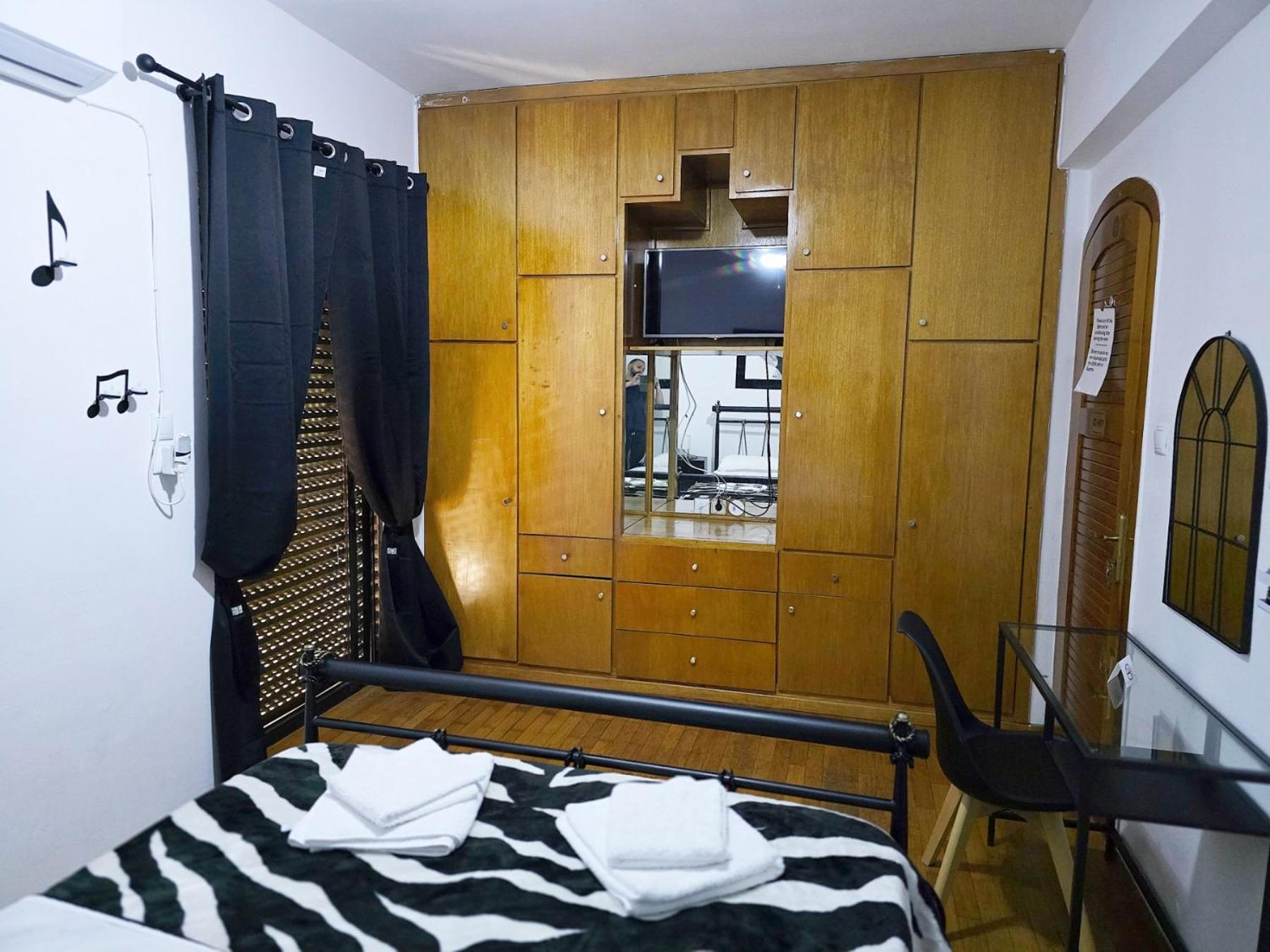 Nicko'S Room Piraeus Bagian luar foto